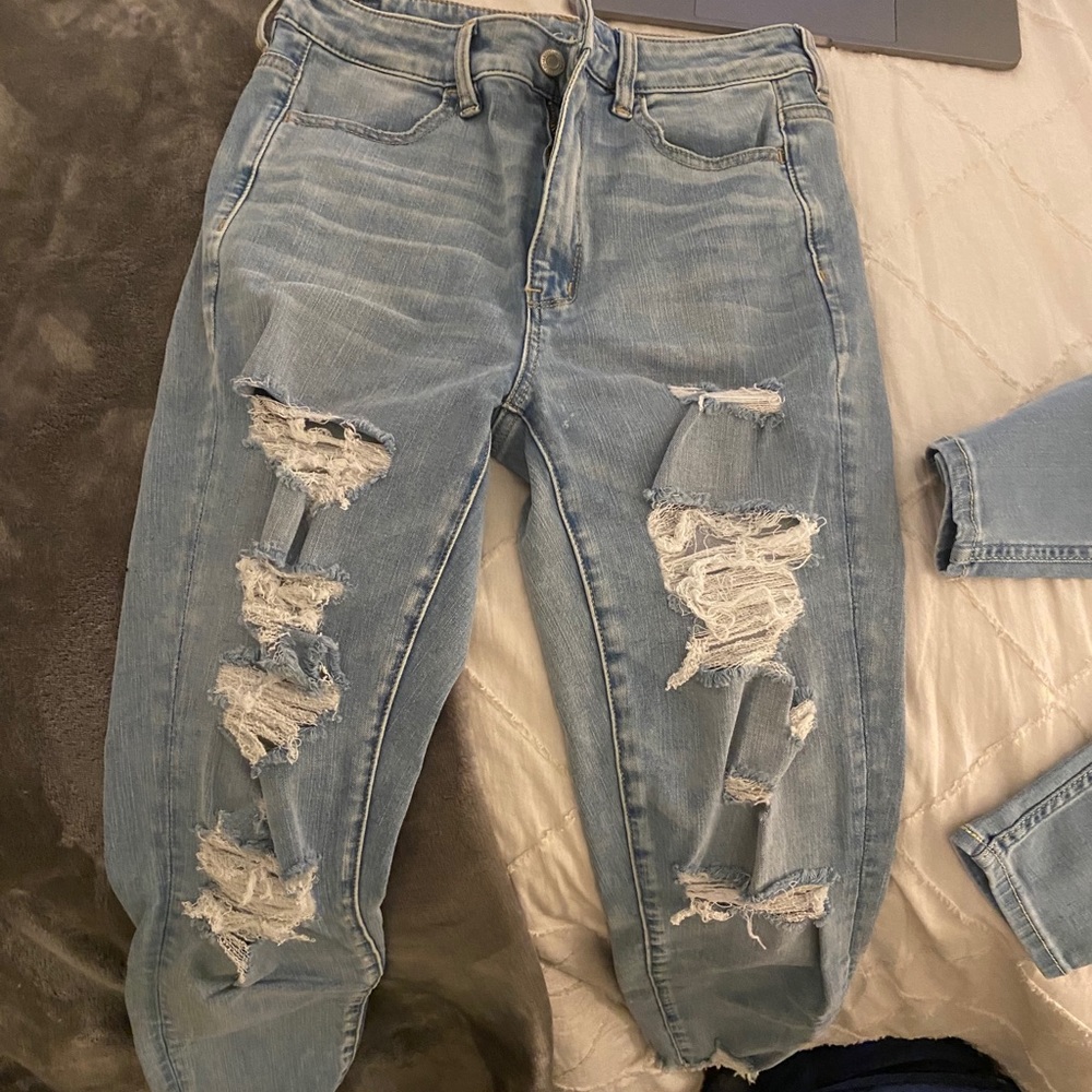 American eagle ripped jeans